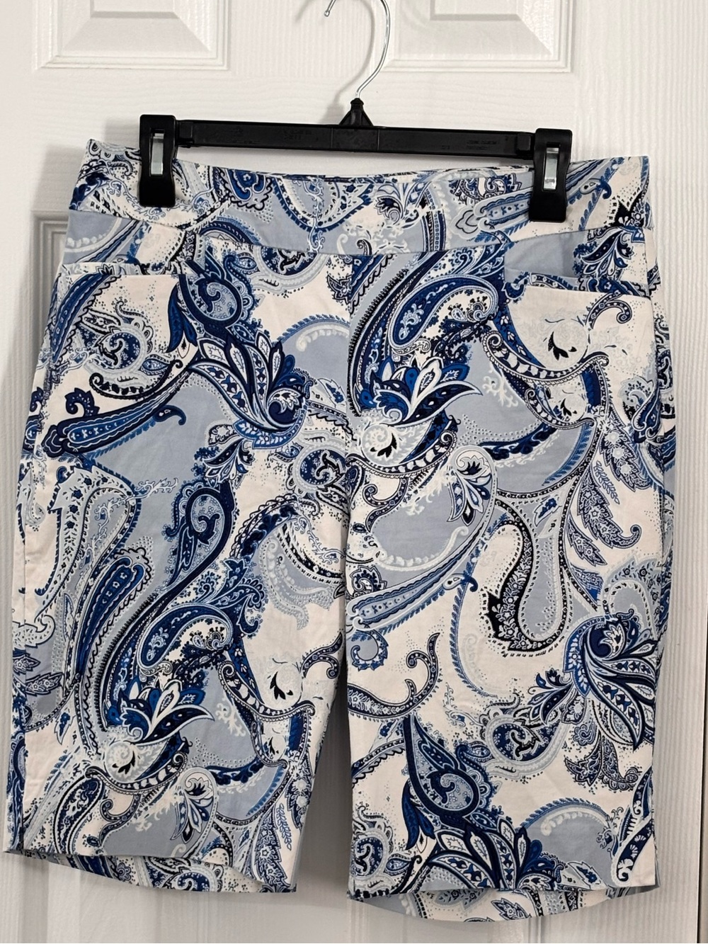 🦋Chico's White and Blue Paisley Bermuda Shorts - Picture 2 of 10